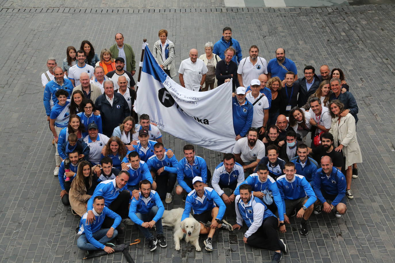 Fotos: Donostiarra no deja escapar su bandera