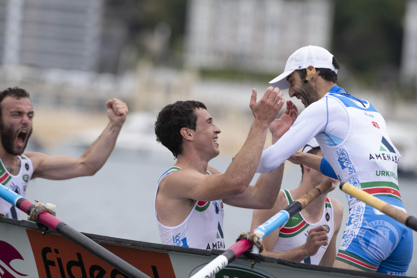 Fotos: Donostiarra no deja escapar su bandera