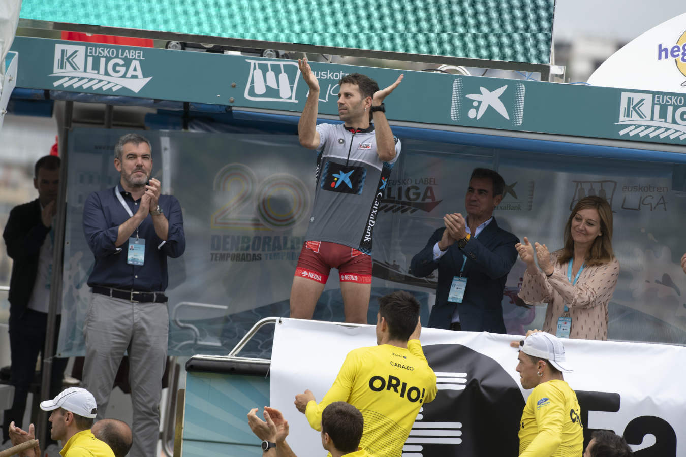 Fotos: Donostiarra no deja escapar su bandera