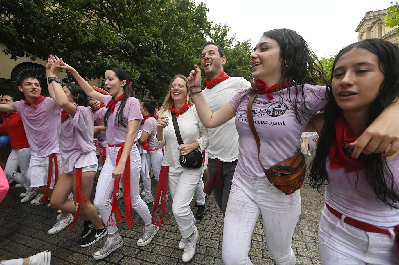 Fotos: Empapados en la fiesta de siempre