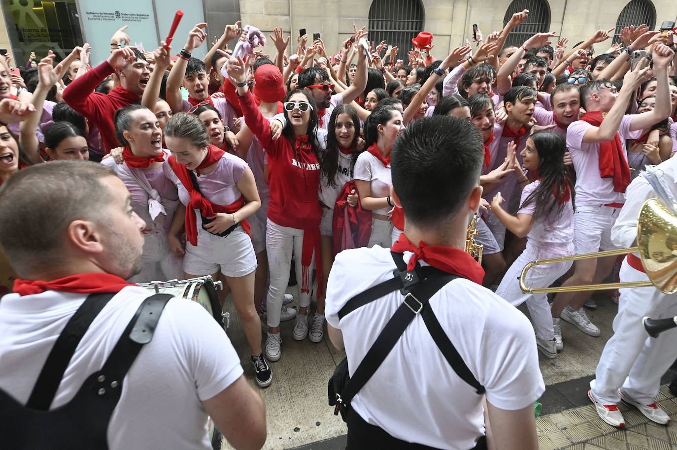 Fotos: Empapados en la fiesta de siempre