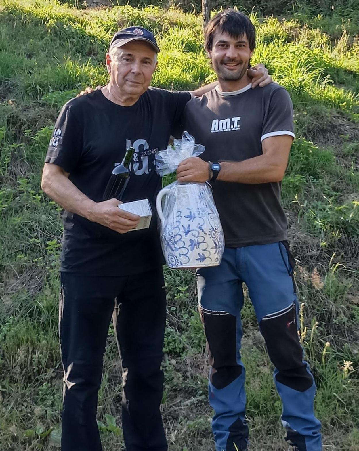 Jose Luis Arregi irabazlea eta Auritz Guridi Eperra elkarteko kidea. 