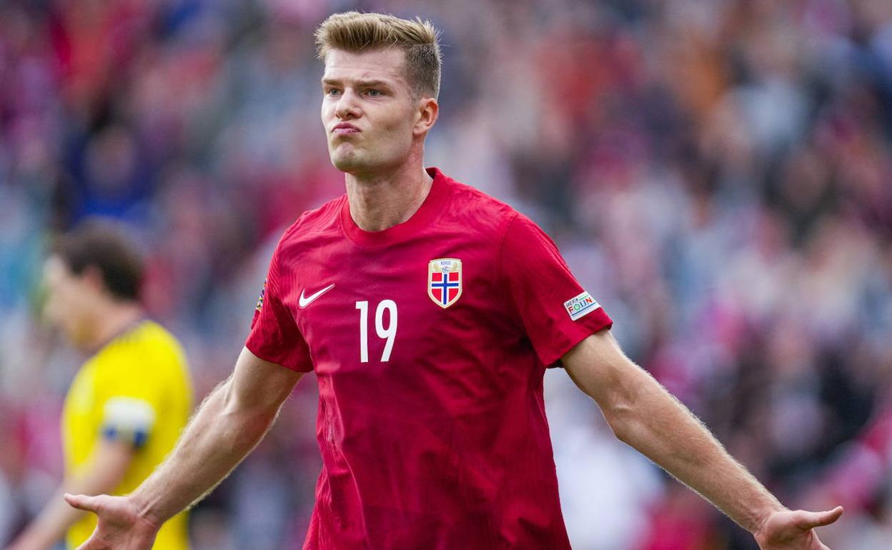 Alexander Sorloth, en un partido con la selección de Noruega.