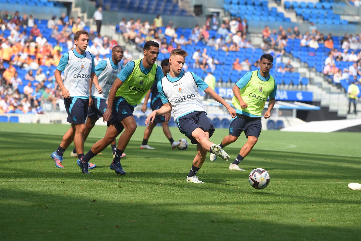 Fotos: Así ha sido el primer entrenamiento de La Real Sociedad en el Reale Arena