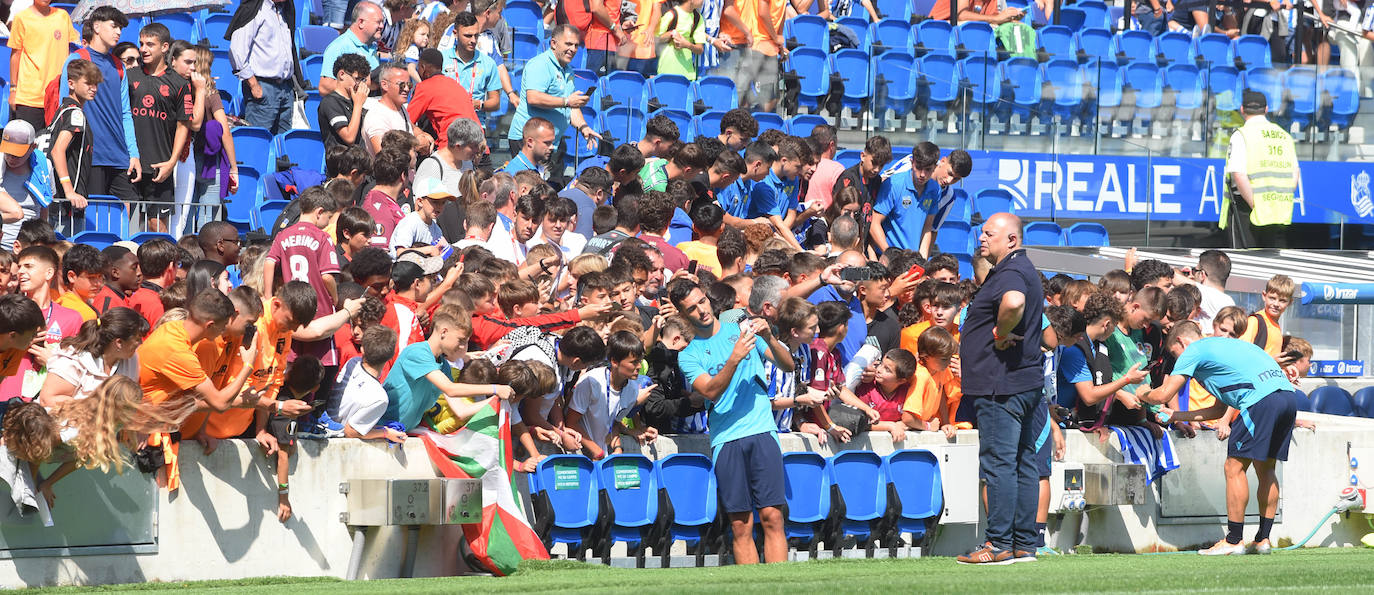 Fotos: Así ha sido el primer entrenamiento de La Real Sociedad en el Reale Arena