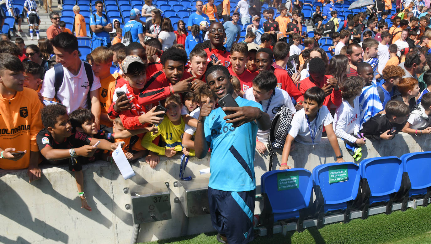 Fotos: Así ha sido el primer entrenamiento de La Real Sociedad en el Reale Arena