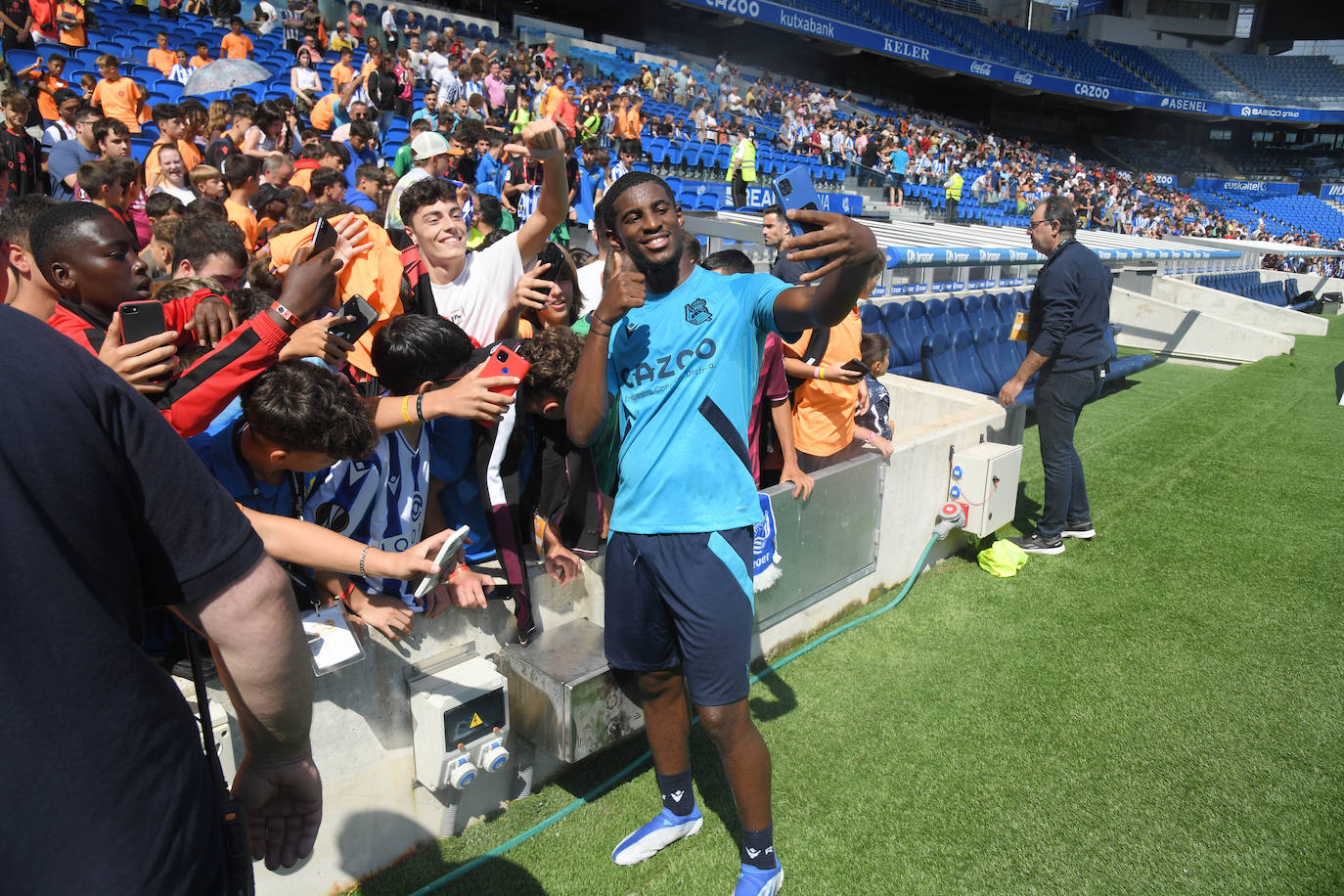 Fotos: Así ha sido el primer entrenamiento de La Real Sociedad en el Reale Arena