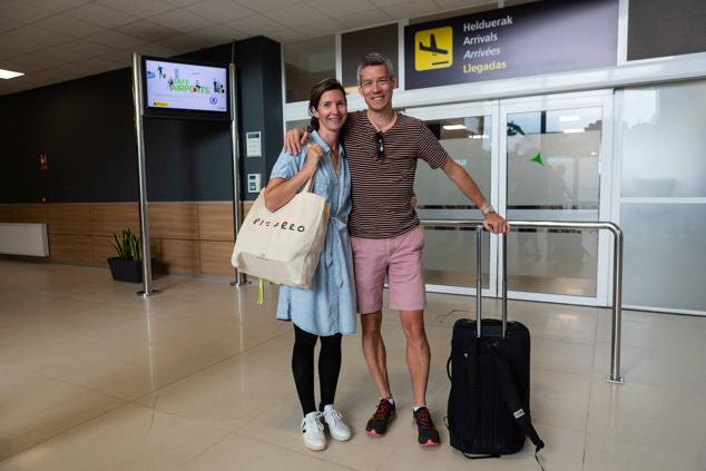 El primer vuelo de la aerolínea British Airaways ha llegado este viernes a Hondarribia.
