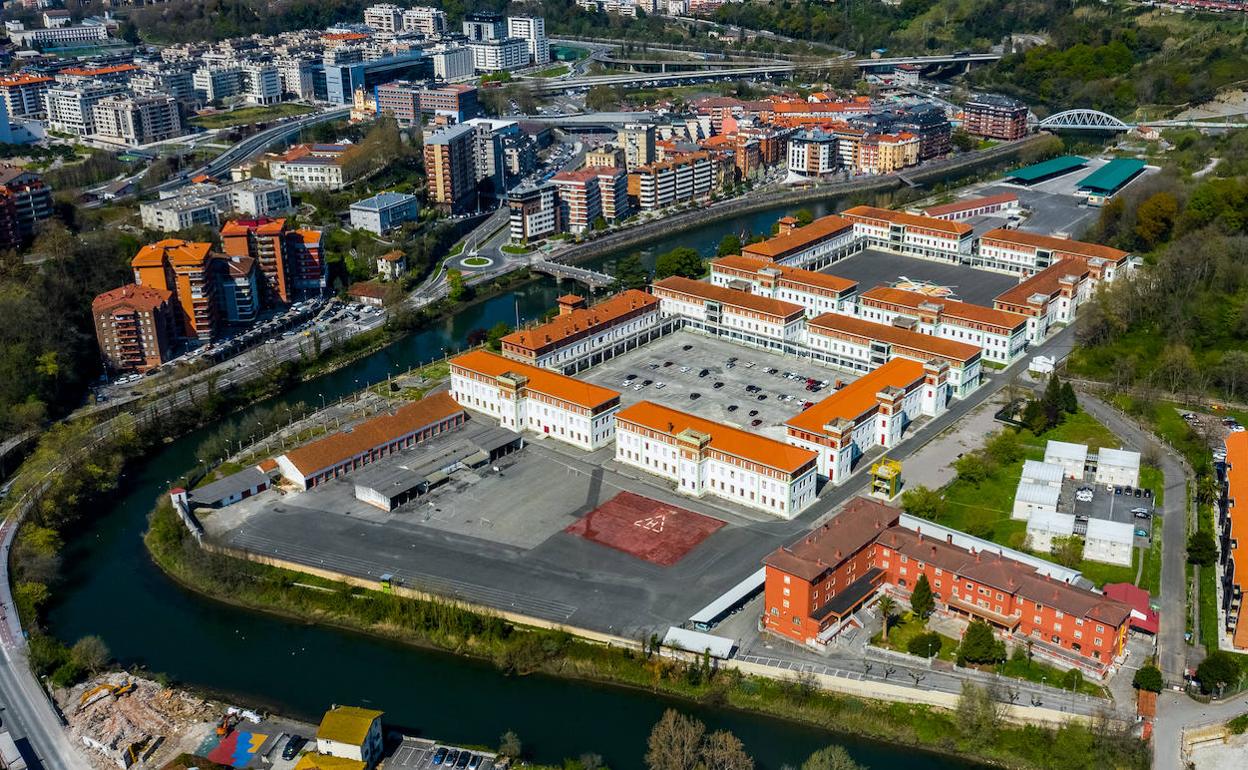 Eneko Goia | Alcalde de San Sebastián: «A Vox le importa más su visión de España que nuestra ciudad»