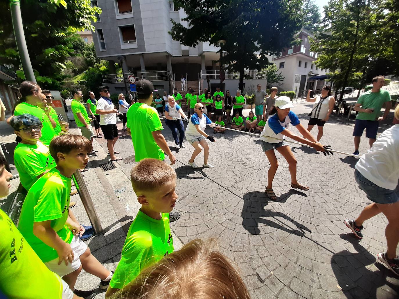 Duelos de sokatira en cuadrilla. 