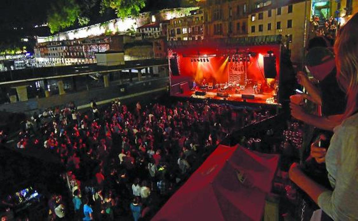 Kerobia, Zea Mays y Skakeitan en el 'Aste Nagusi pirata'