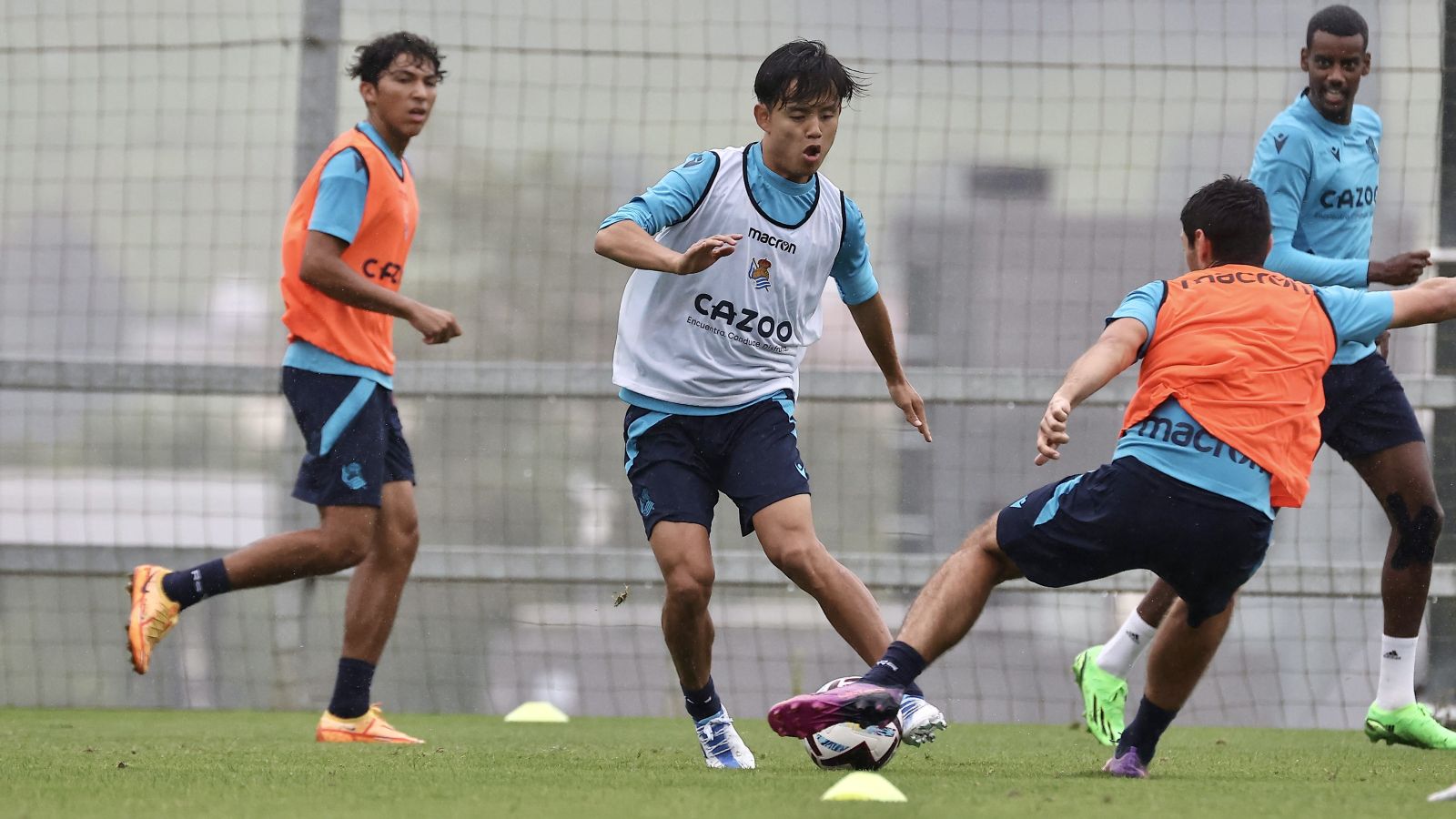 Fotos: Primer entrenamiento de Take Kubo con la Real Sociedad