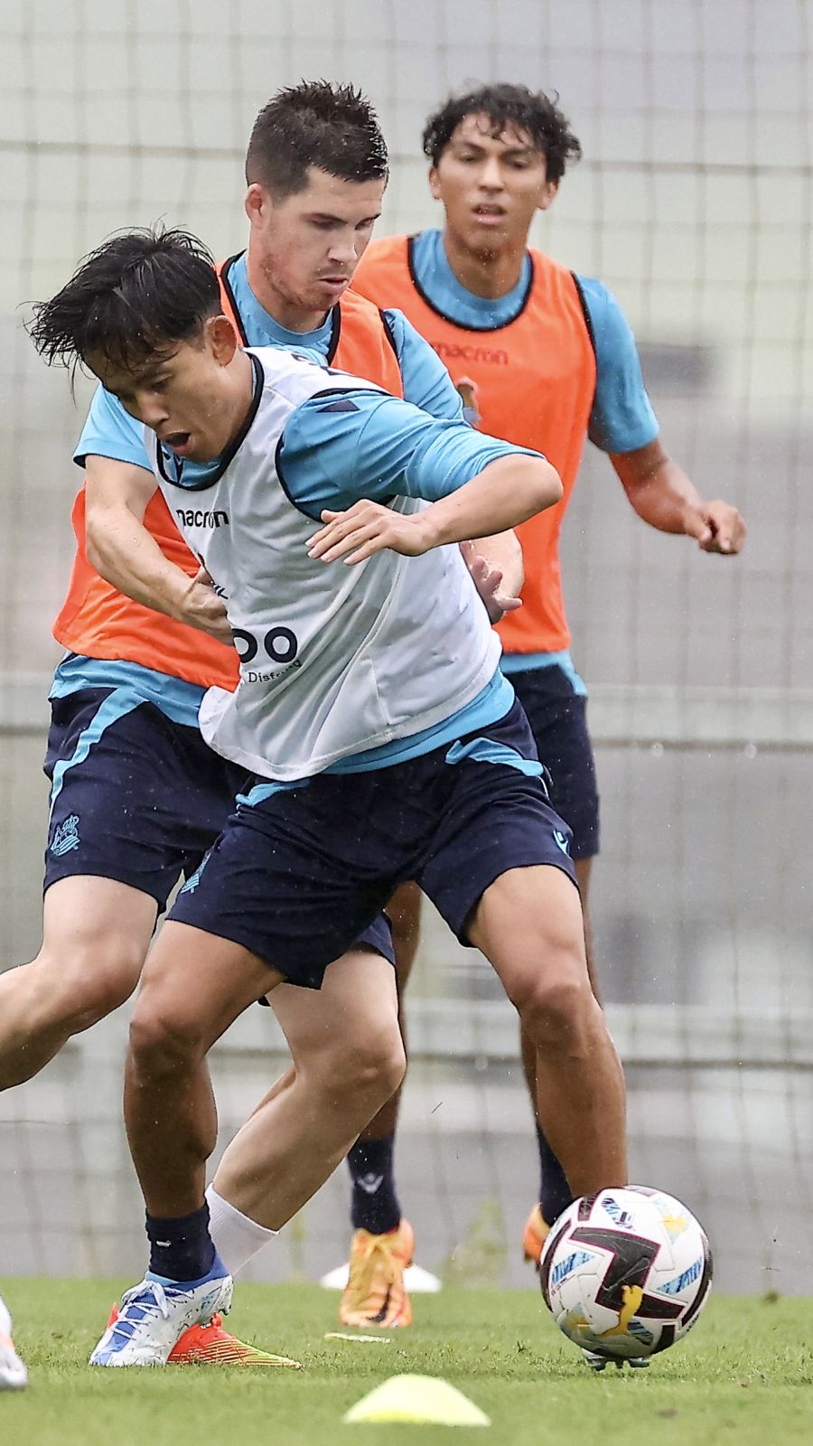 Fotos: Primer entrenamiento de Take Kubo con la Real Sociedad