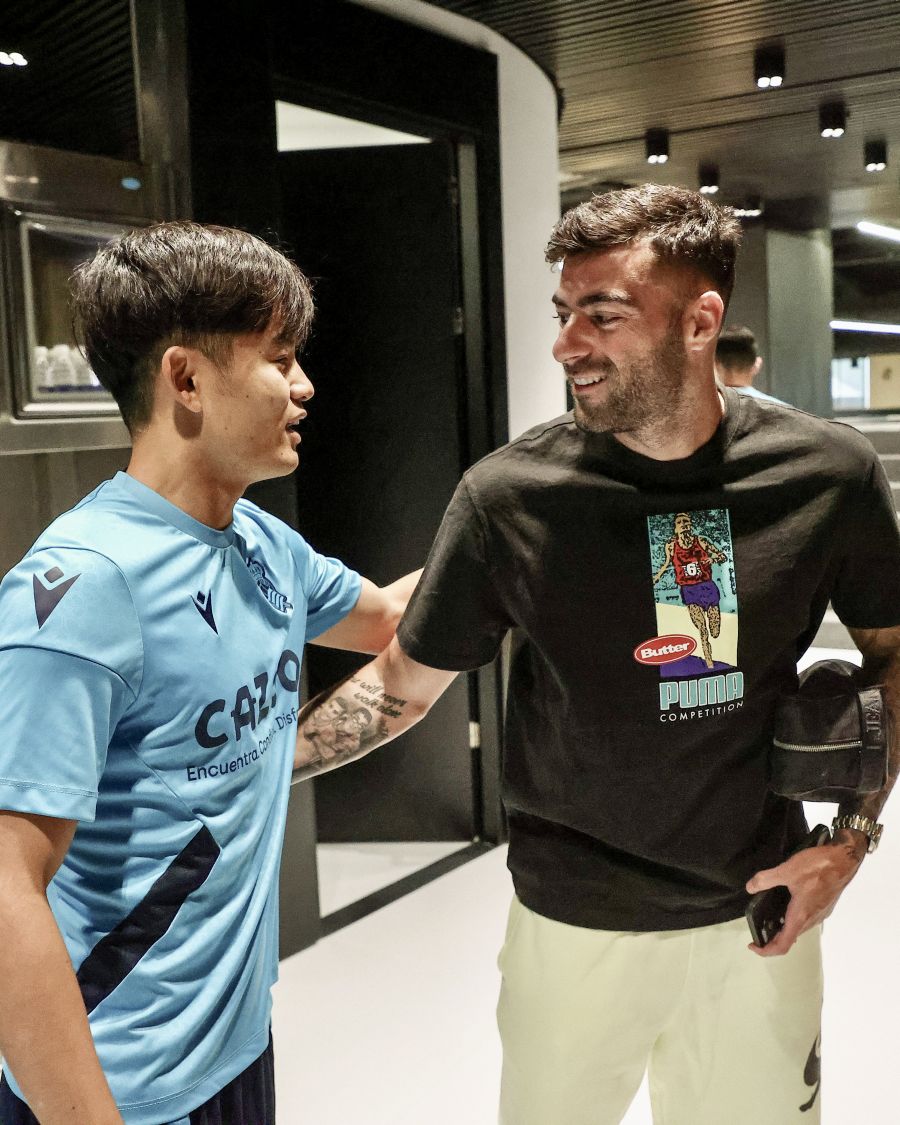 Fotos: Primer entrenamiento de Take Kubo con la Real Sociedad