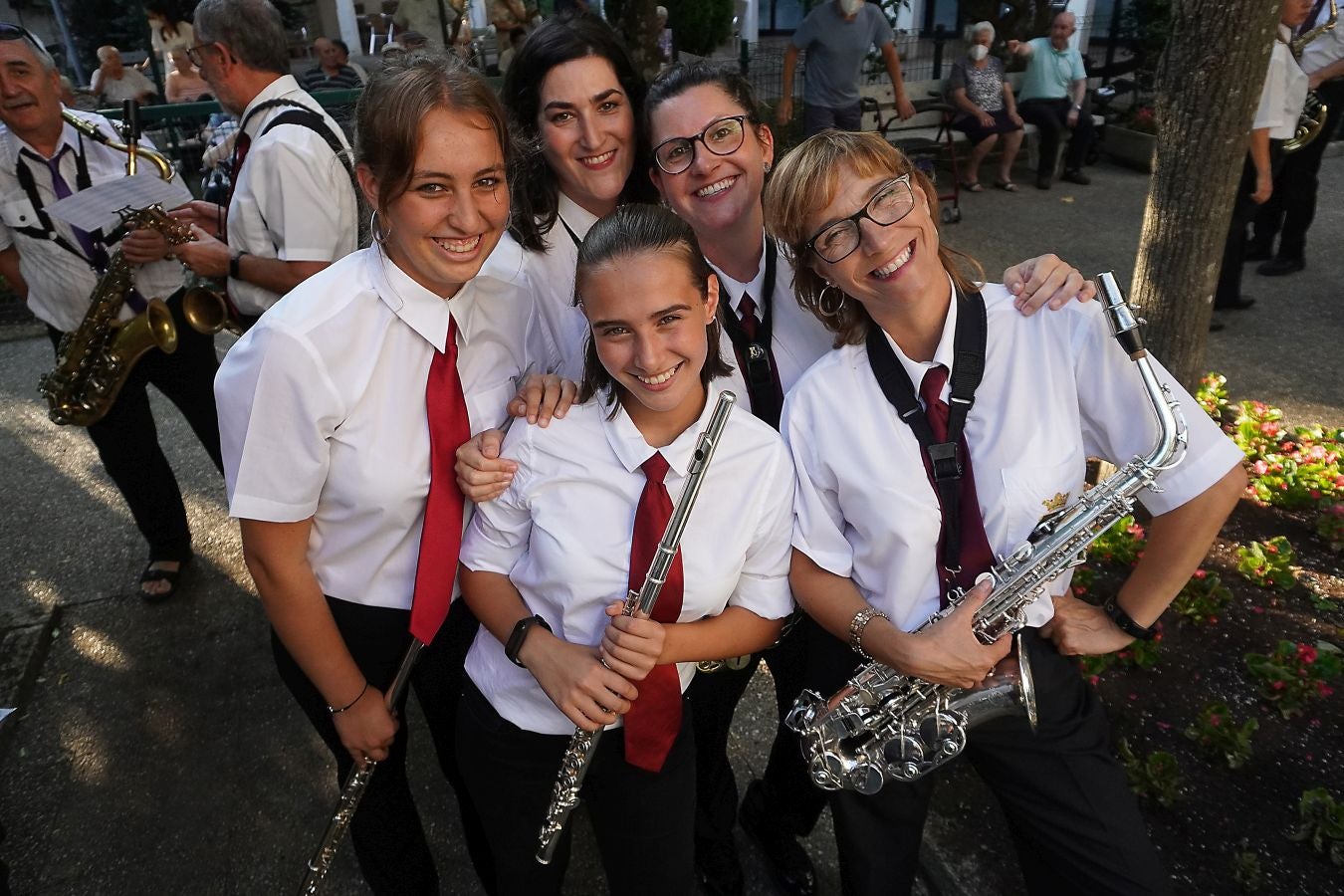 Fotos: Errenteria estalla de júbilo con el comienzo de las Madalenas