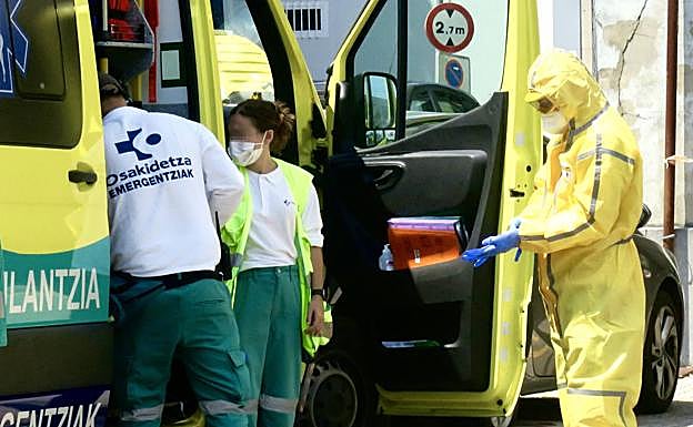 Instante de la llegada del paciente al Hospital Universitario Donostia. 
