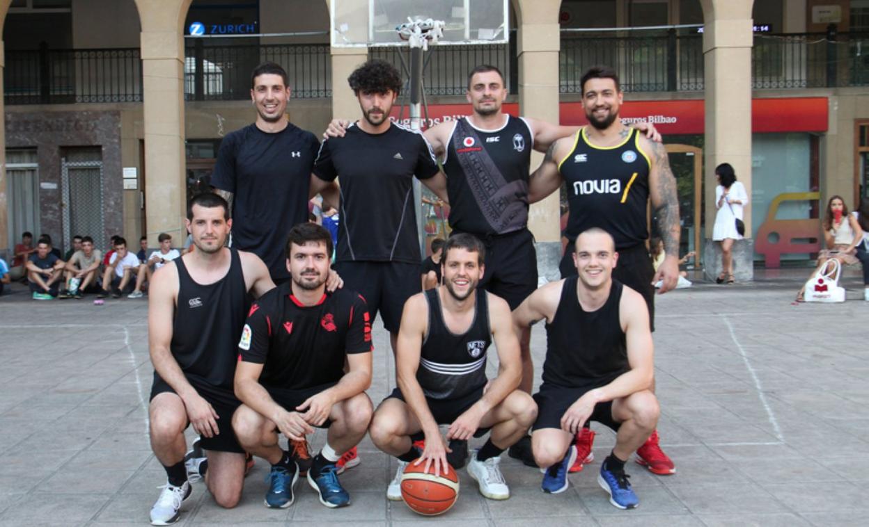 Componentes del equipo vencedor, Ze koino. 