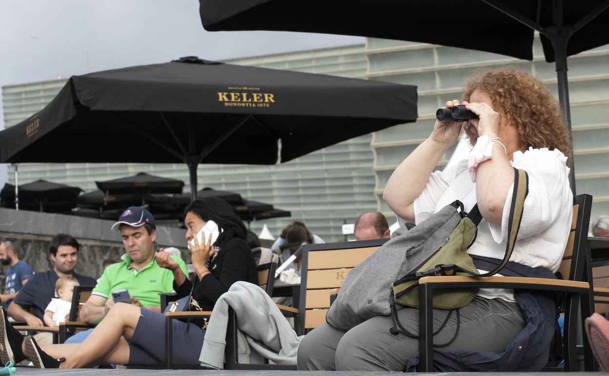 Los días del jazz son buenos para mirar hacia el horizonte; el del mar y el otro. 