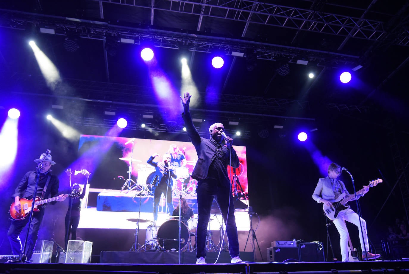 Fotos: El &#039;soul primitivo&#039; de Vintage Trouble triunfa en La Zurriola