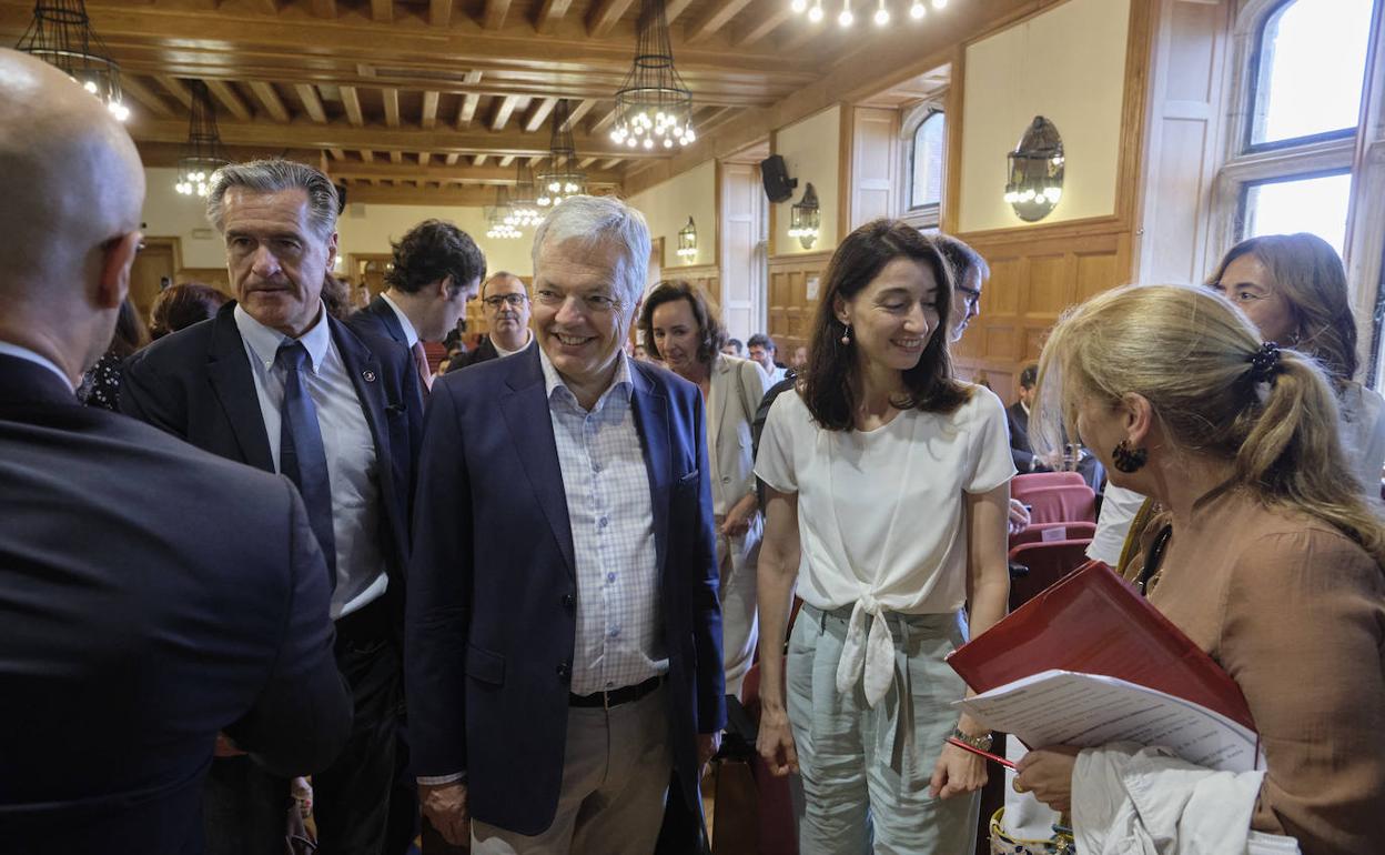 El comisario de Justicia de la UE pide la «urgente e inminente» renovación del CGPJ