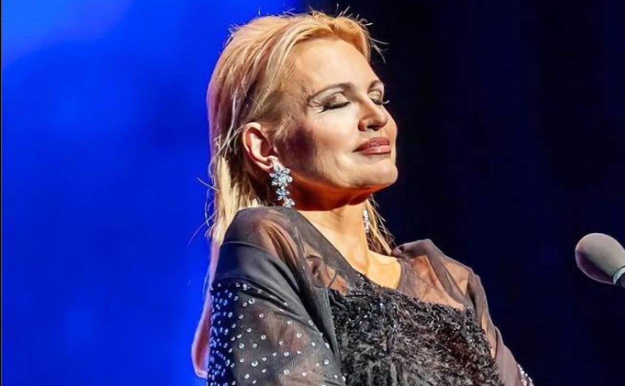 Ainhoa Arteta, durante el concierto en el Starlite Festival 2022