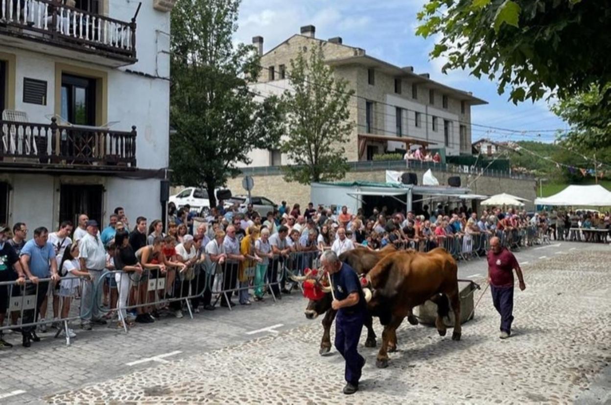 Idi-deman Telleriaren eta Mixiyuaren idi-pareen arteko desafioa izan zen.