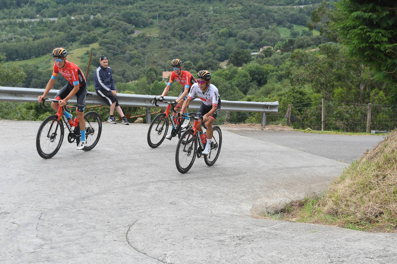 Fotos: Los favoritos de la Clásica se preparan en Murgil