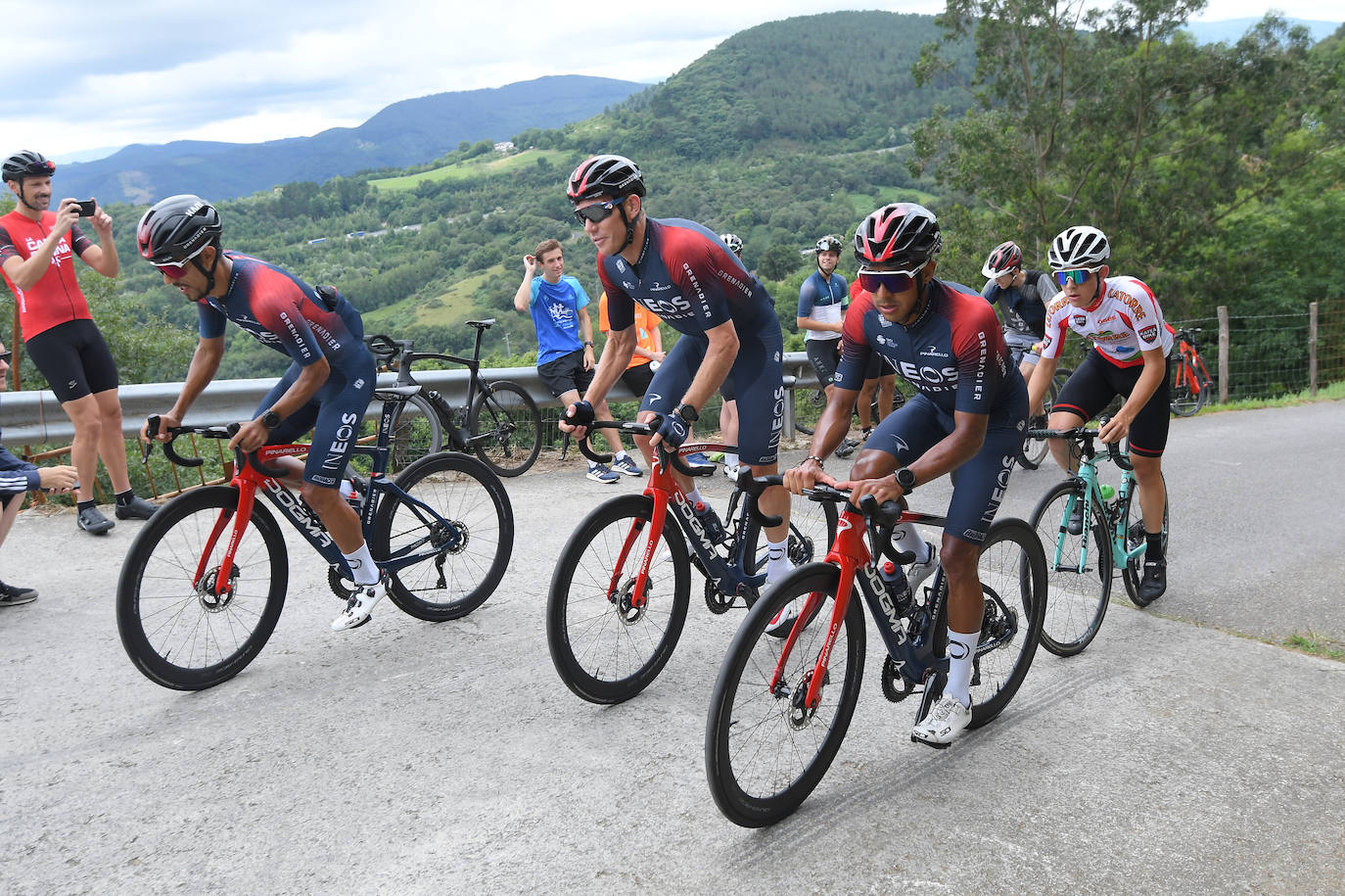 Fotos: Los favoritos de la Clásica se preparan en Murgil