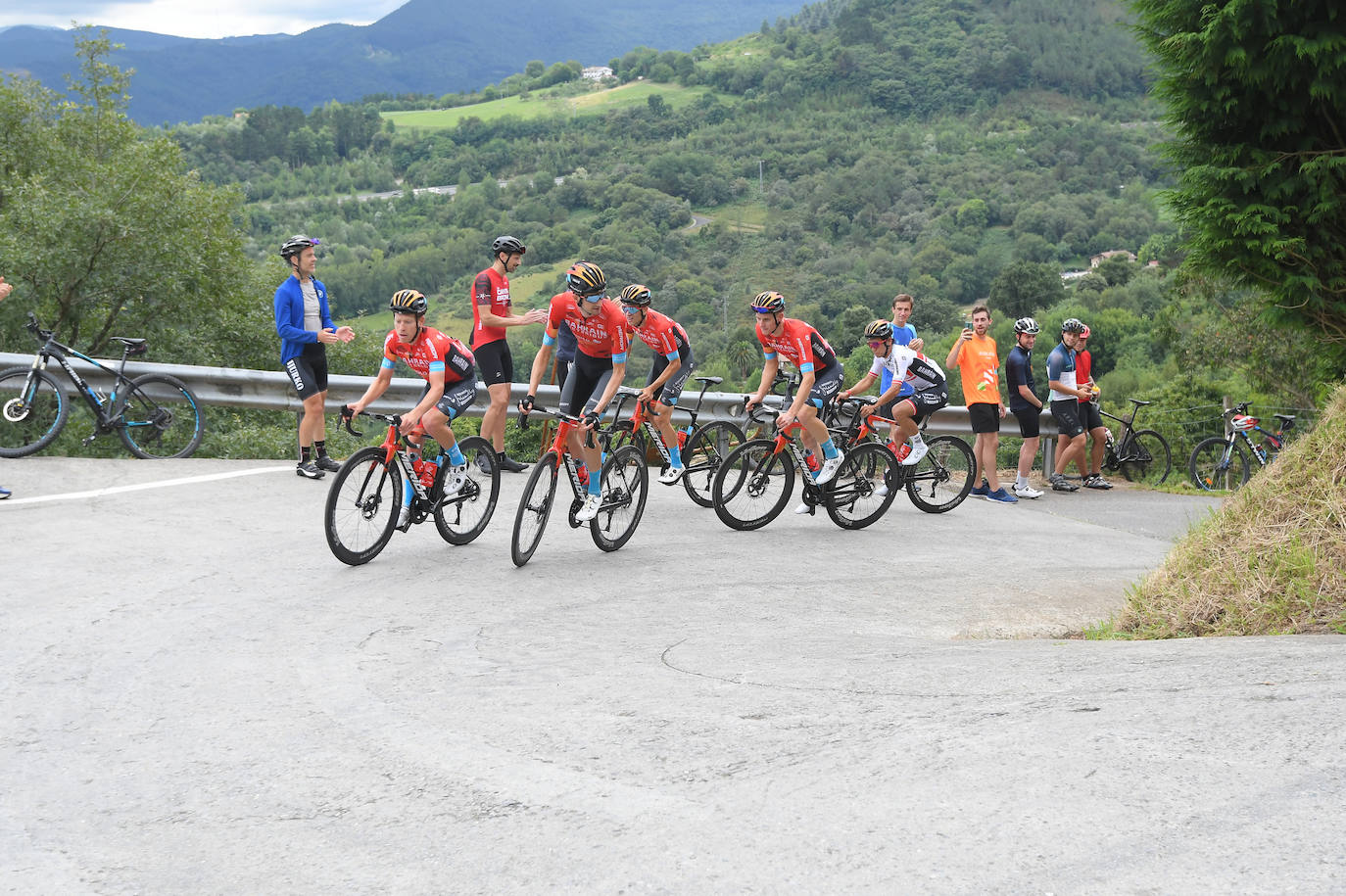 Fotos: Los favoritos de la Clásica se preparan en Murgil