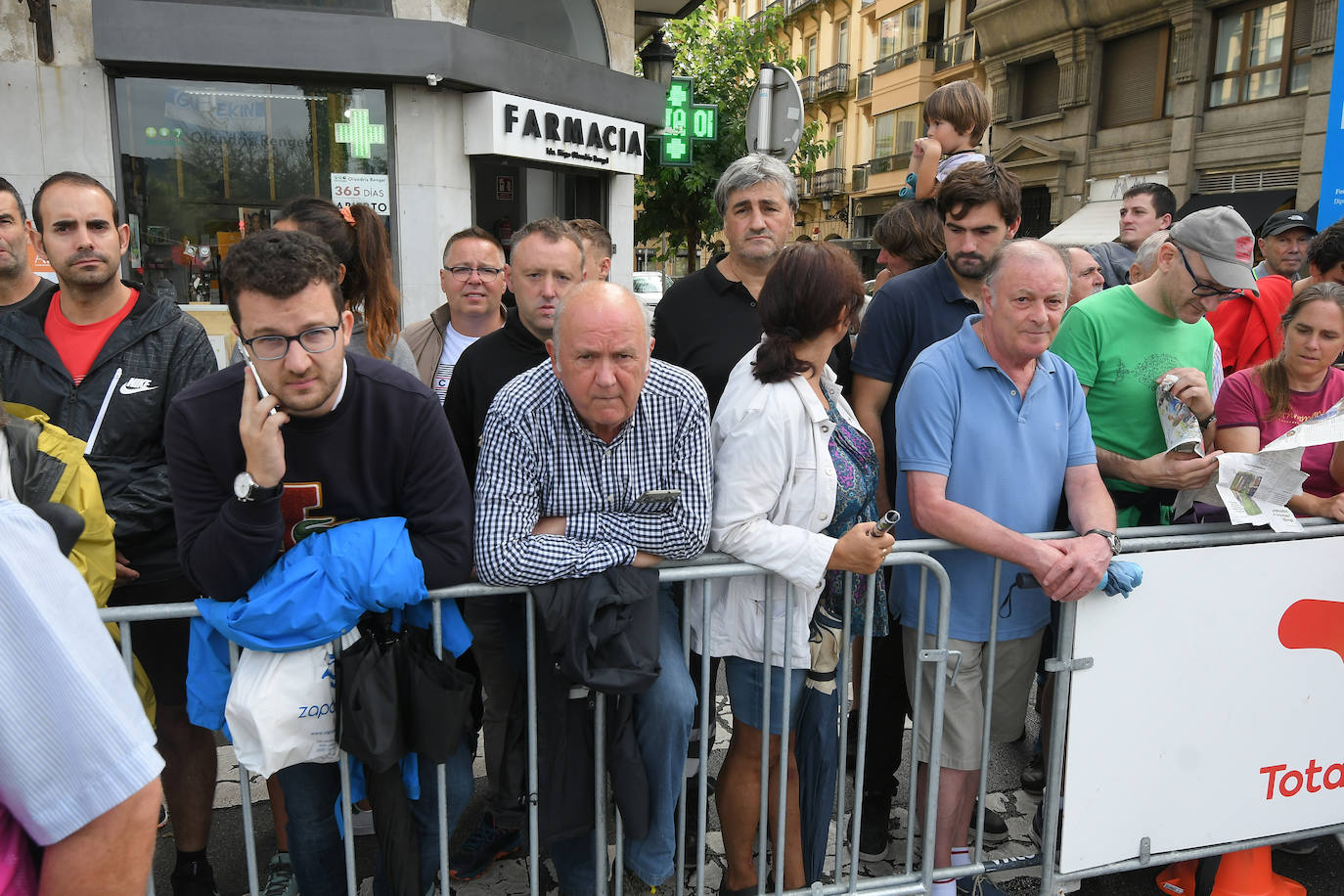 Fotos: Búscate en la salida de la Clásica de San Sebastián