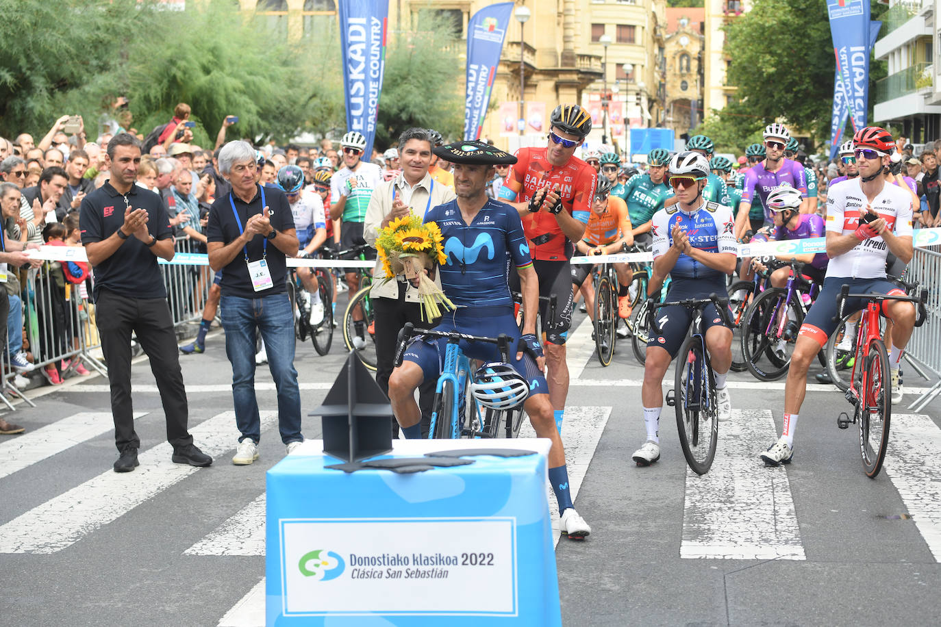 Fotos: Búscate en la salida de la Clásica de San Sebastián