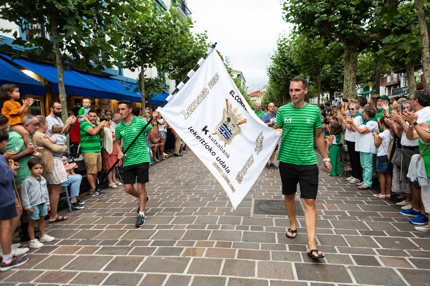Imagen principal - Remo: Hondarribia, Donostiarra y Orio celebran sus triunfos en casa