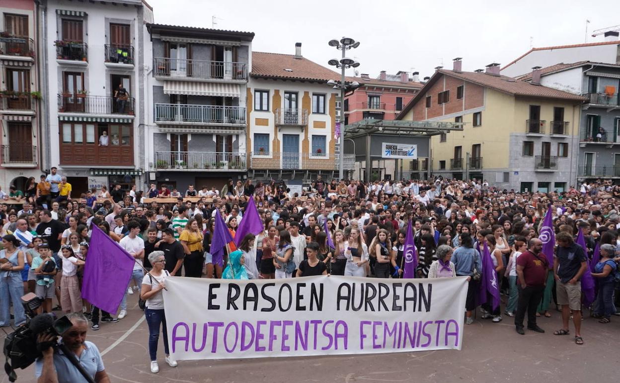 La Ertzaintza detiene a dos hombres por agresión sexual en Zizurkil e investiga otra en Villabona