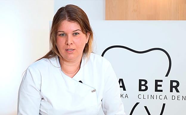 «Ningún paciente se ve sin dientes» en la cirugía protésica dental de Benta Berri