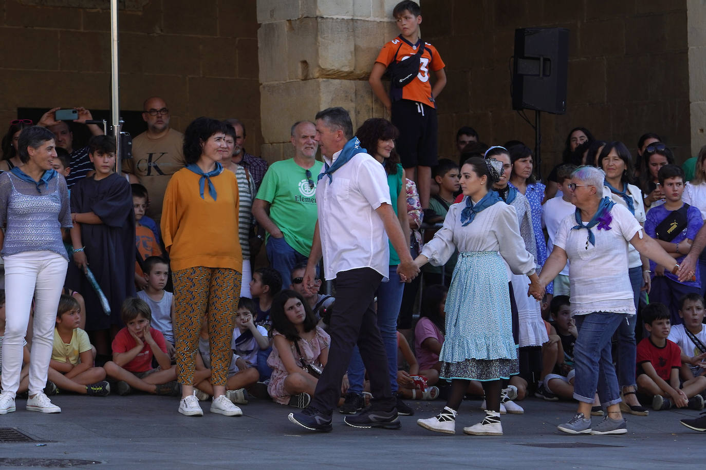 Fotos: Xanisteban festetan murgildu dira oiartzuarrak