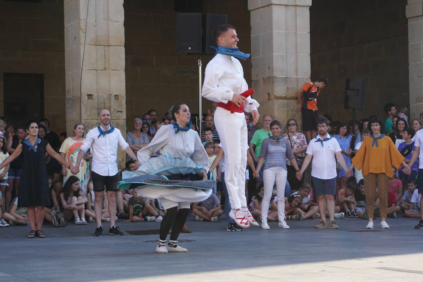 Fotos: Xanisteban festetan murgildu dira oiartzuarrak