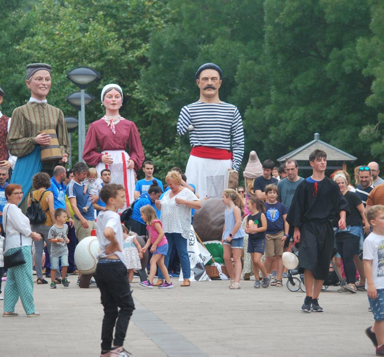 Los gigantes, enanos y cabezudos se despidieron el domingo. 