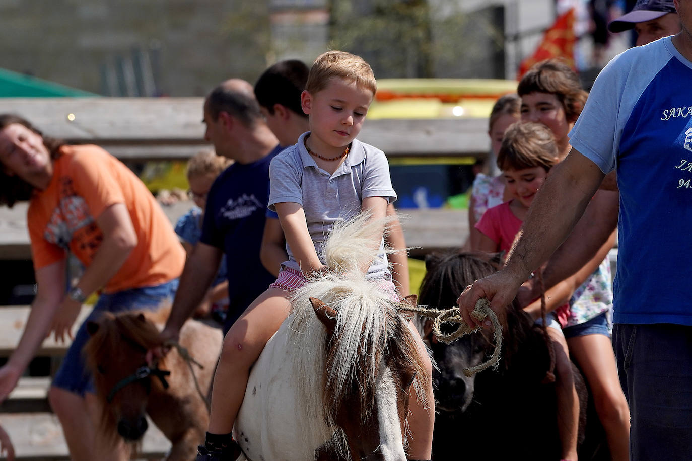 Fotos: Ekitaldiz jositako Xanistebanetako egun handia