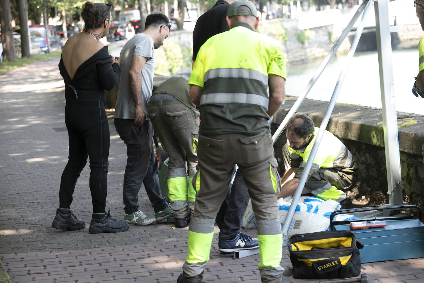 Fotos: Estos son los objetos que han rescatado del rio Urumea