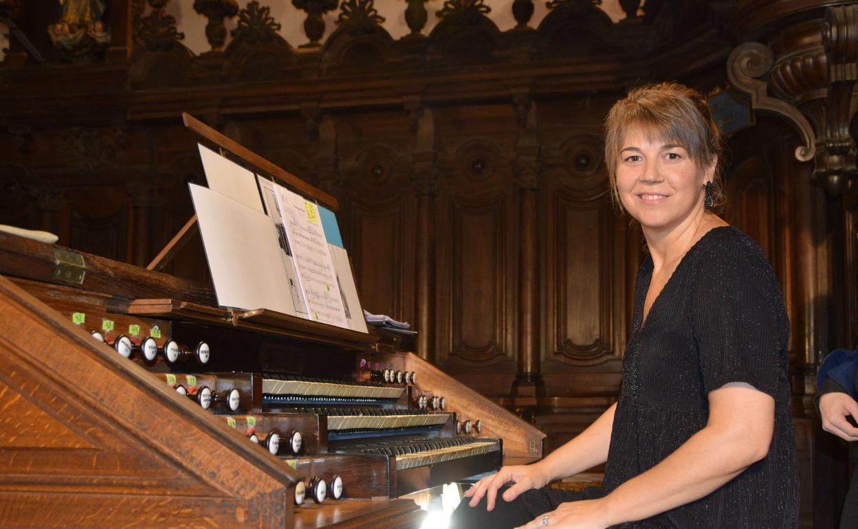 La organista Ana Belén García. 