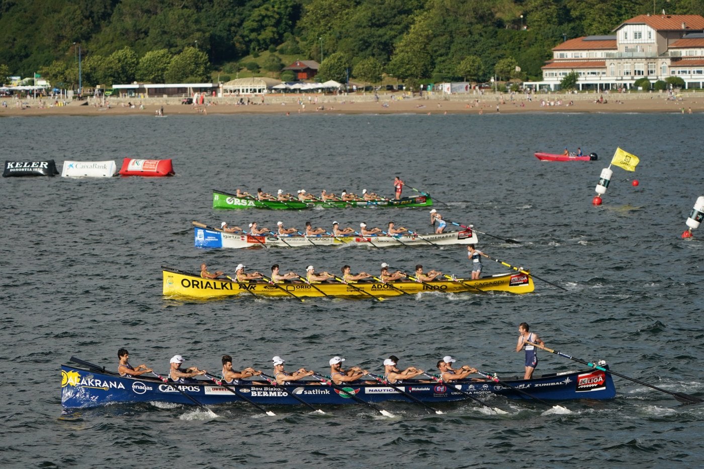Urdaibai, Orio, Donostiarra y Hondarribia remarán este sábado en la tanda de honor en Hondarribia. 