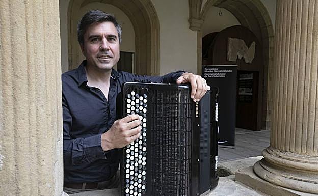 «El público se deja llevar con facilidad por la música basada en lo popular»