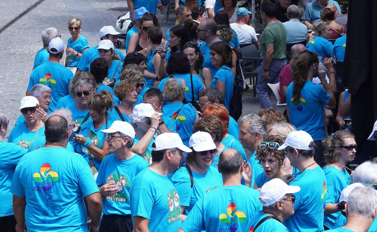 Oiartzuarrek topera bizitu dituzte aurtengo herriko festa nagusiak .