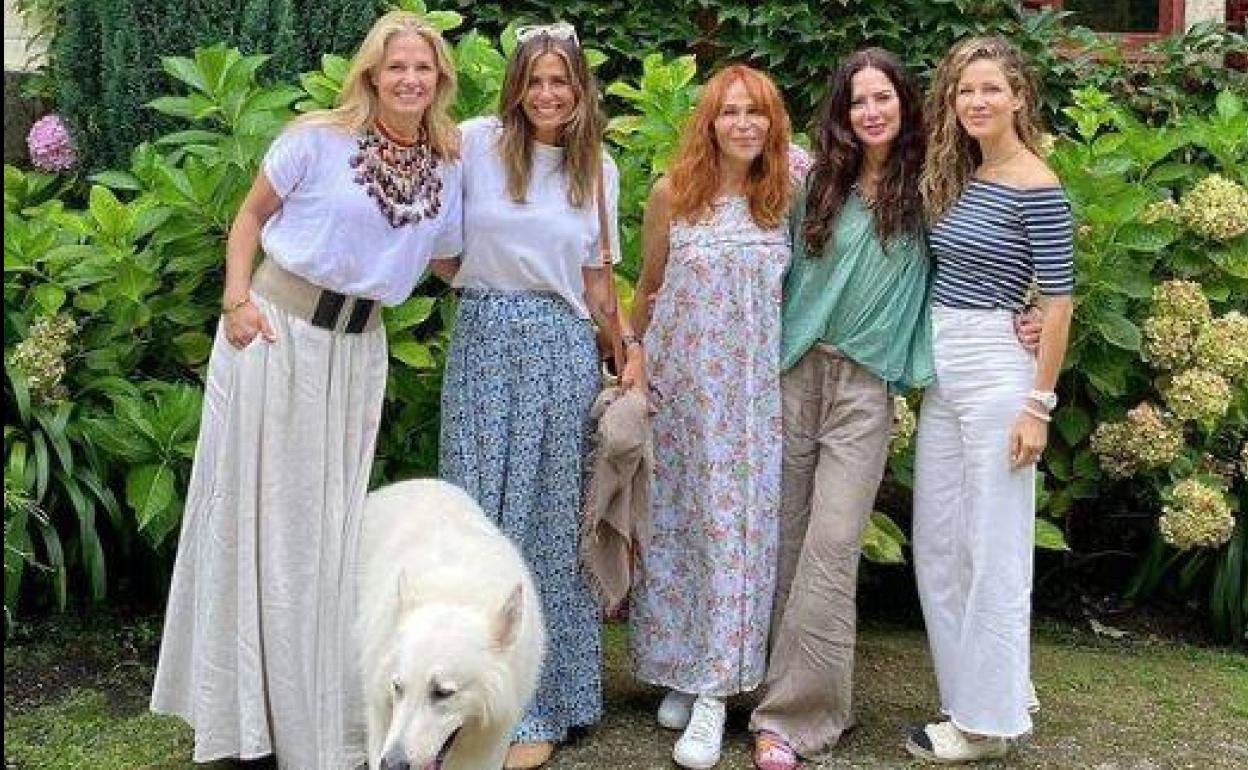 Genoveva Casanova disfruta con Nuria Roca, Antonia San Juan y Jaydy Michel en Arbaizenea
