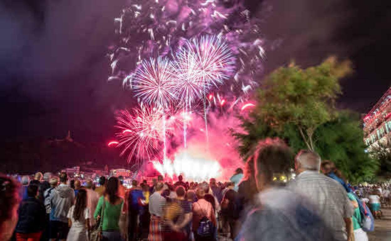 El servicio especial comenzará después de los Fuegos Artificiales