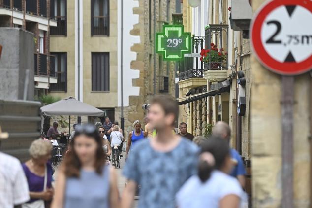Fotos: Una galernilla aliviará por la tarde el ambiente en la costa tras una noche tropical