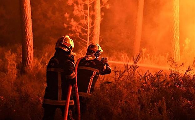 Las autoridades francesas sospechan que el incendio de Las Landas ha sido intencionado 