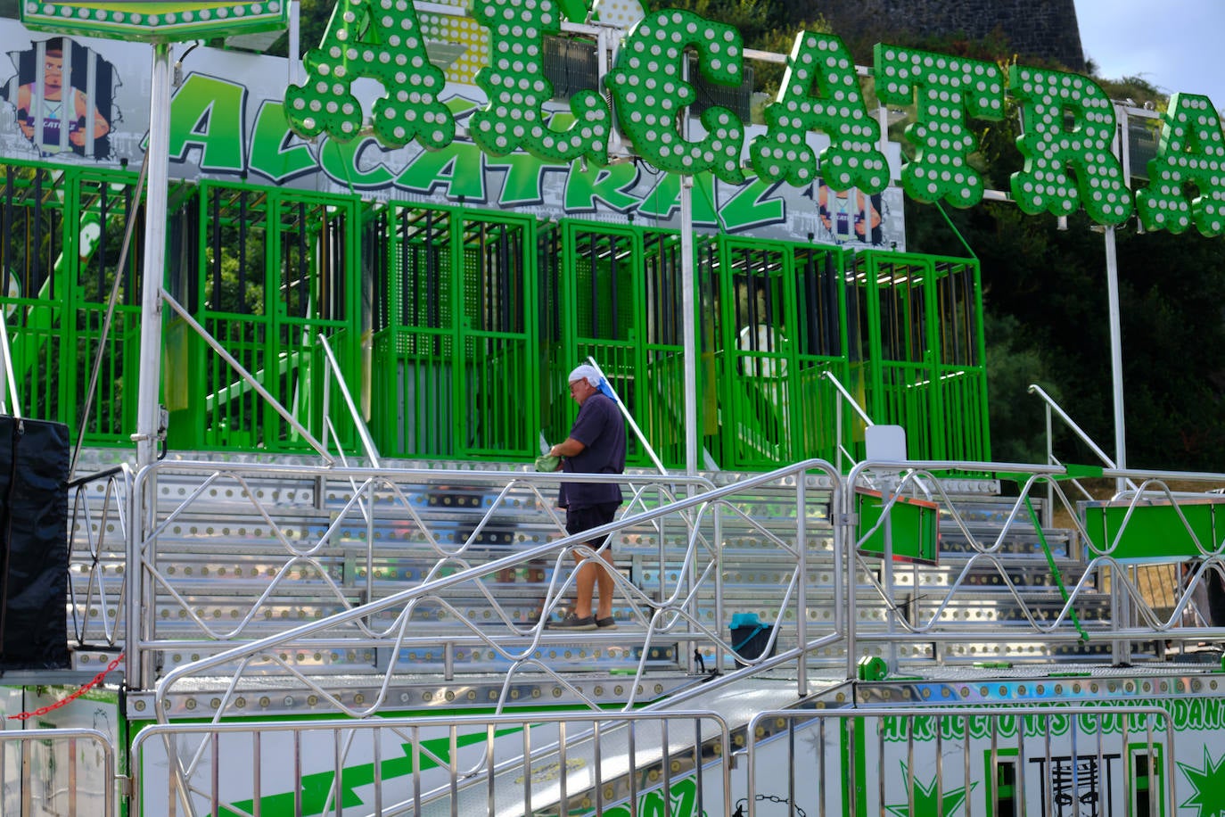 Fotos: Las ferias del Paseo Nuevo están listas para el inicio de la Semana Grande