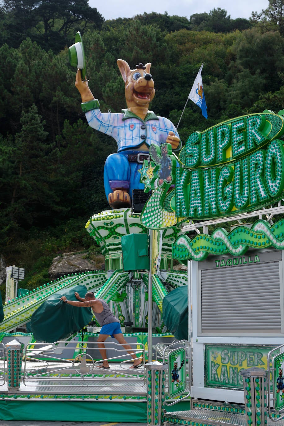 Fotos: Las ferias del Paseo Nuevo están listas para el inicio de la Semana Grande