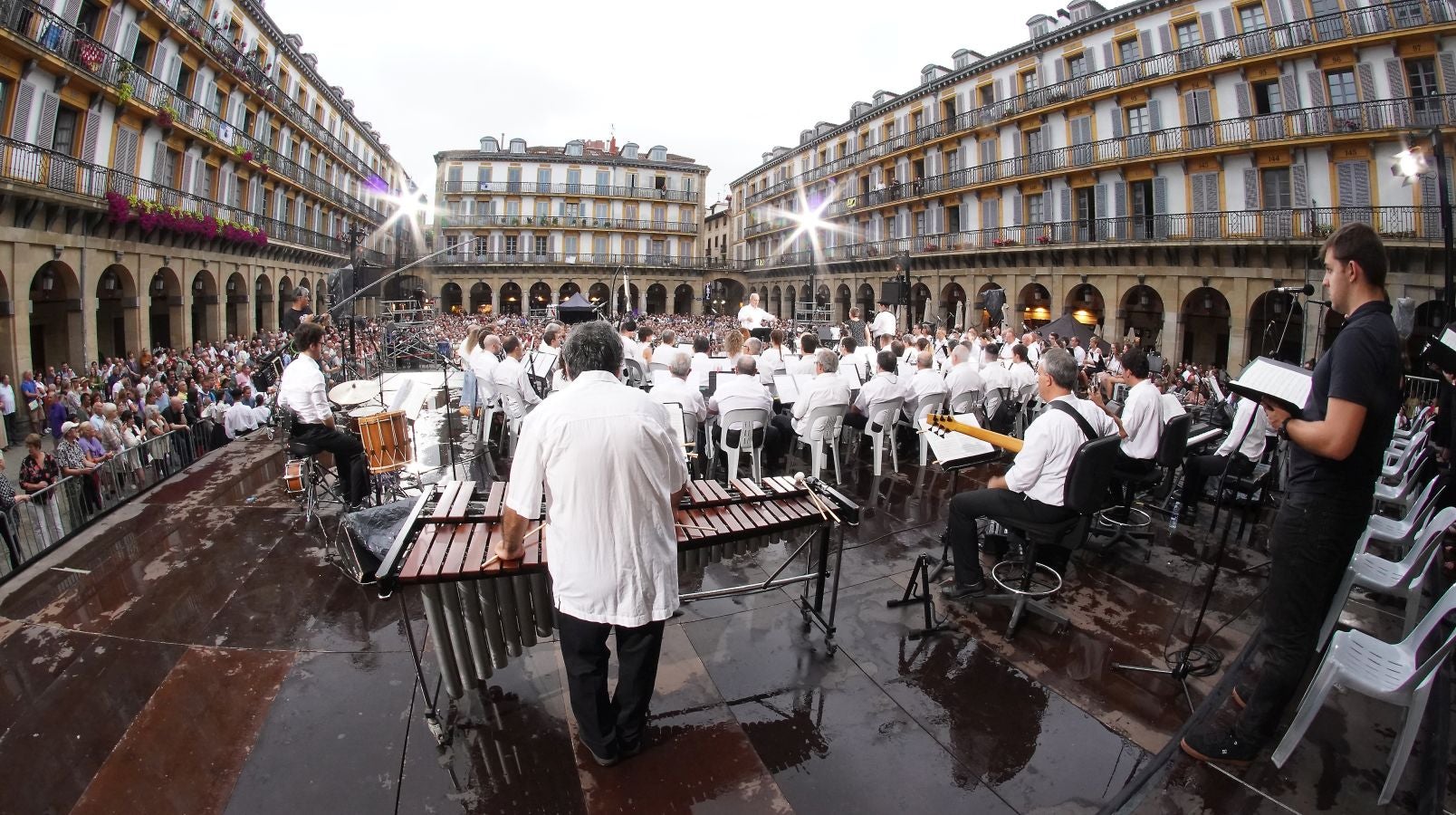 Fotos: Multitudinario Alarde de Txistularis